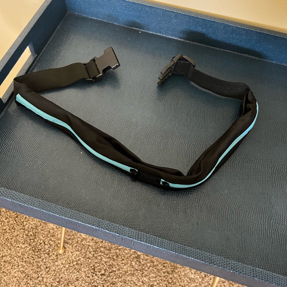 Small, stretchy Waist pack.